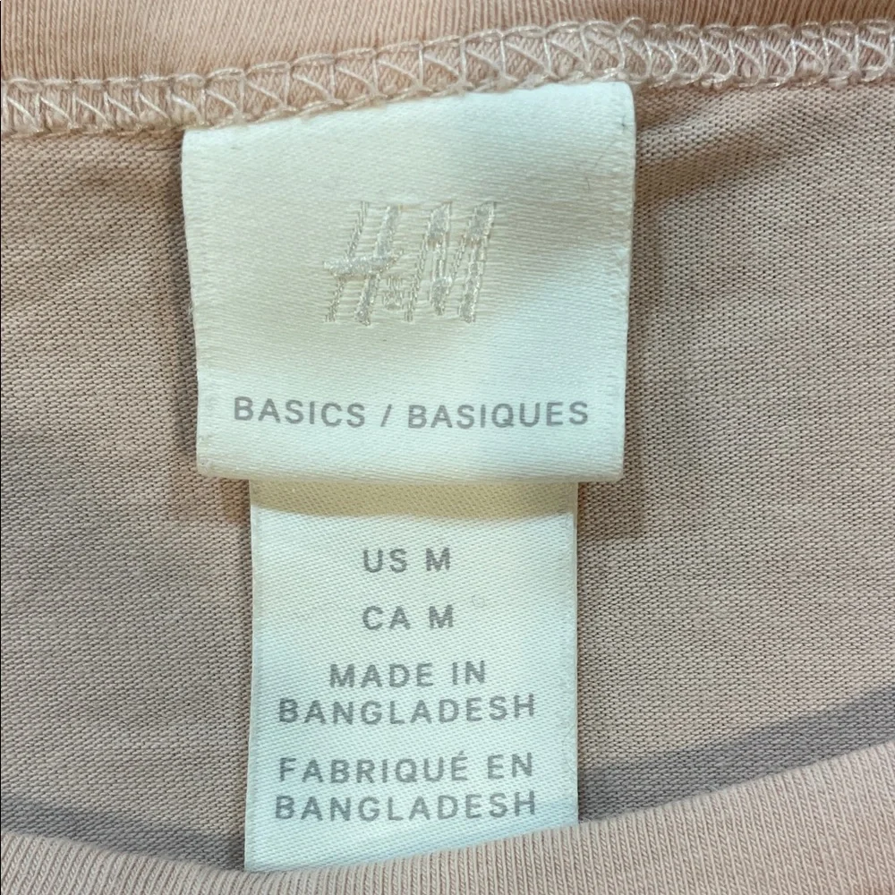 H&M Women's Short Sleeve Scoop Neck Tee in Light Pink - Picture 4 of 4
